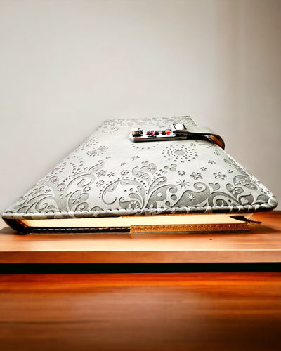 Eksklusiv Notesbog, PU-læder, A5 med Kodelås - "Secret Journal", personliggørelse med gravering