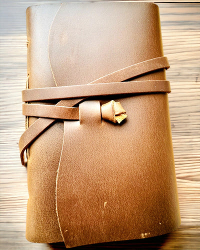 Notatbog Premium "RetroNotes" – Elegant notesbog i Ægte Læder - 200 sider, 120g, notesbog, skitsebog, brun farve, personalisering med gravering