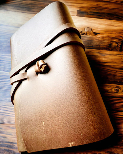 Notatbog Premium "RetroNotes" – Elegant notesbog i Ægte Læder - 200 sider, 120g, notesbog, skitsebog, brun farve, personalisering med gravering