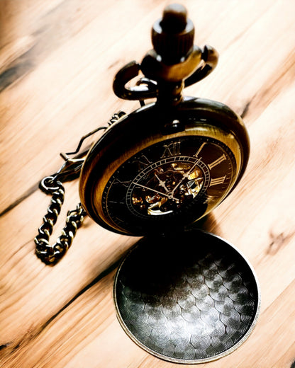 Klassisk lommeur "Vintage Elegance", farve guld, mulighed for personlig gravering