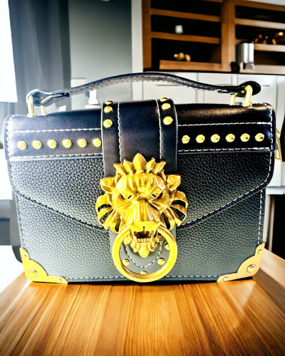 Moderne Firkantet Skuldertaske med Løve Accent - farve sort