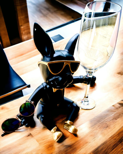 Eksklusiv figur "Stilfuld Bulldog", sort farve, holder til vinglas eller champagneglas, personliggørelse med gravering