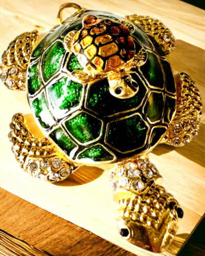 Skrin "Skildpaddefamilien" - farve grøn, personalisering med gravering