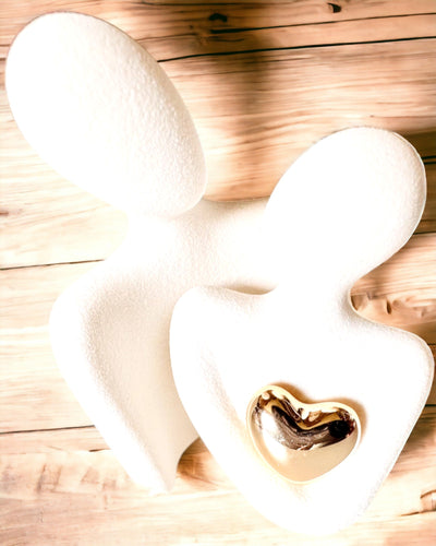 "Kærlighed i hjertet – Keramiske Familiefigurer", mulighed for personliggørelse med gravering