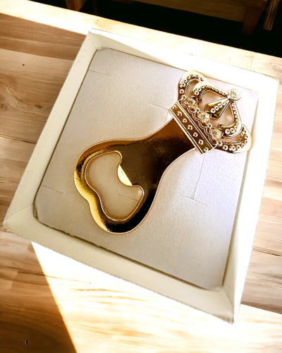 Flaskeåbner Kongekrone - gylden farve, mulighed for personlig gravering