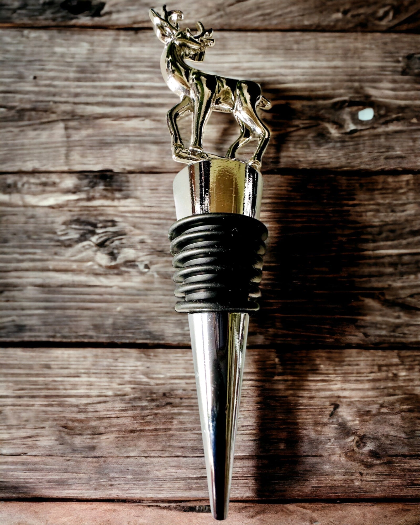Eksklusiv Metal Vinprop med Hjort - Elegant og Funktionel, mulighed for personlig gravering