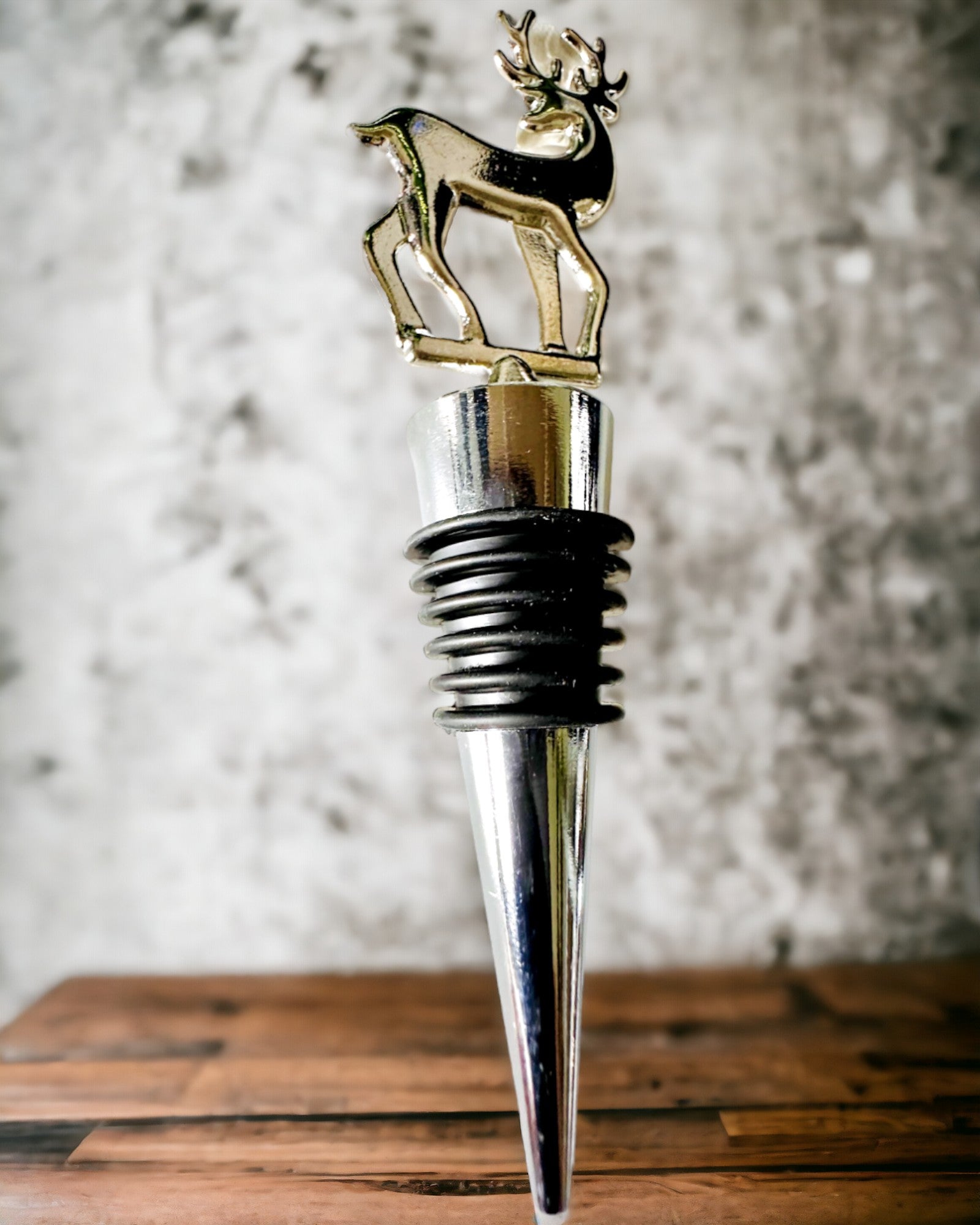Eksklusiv Metal Vinprop med Hjort - Elegant og Funktionel, mulighed for personlig gravering
