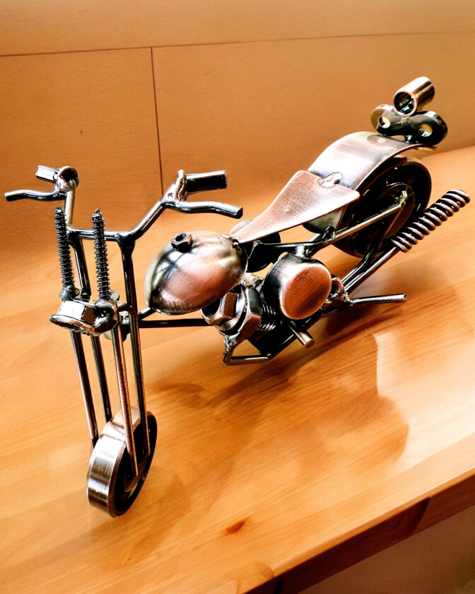 Håndlavet motorcykelmodel af jern, Chopper, personalisering, gravering til gave