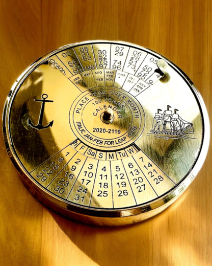 Kalendarium for Evigheden "Morski Żagiel" – Messing 100-års Kalender - mulighed for gravering som gave