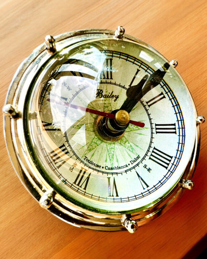 Bailey Compass Clock - Elegant ur med kompasmotiv med mulighed for gravering