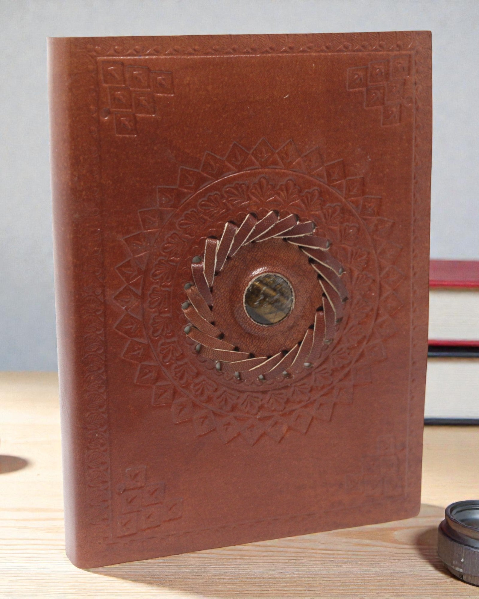 Aureum Vision – Notatbog i læder med tigerøje