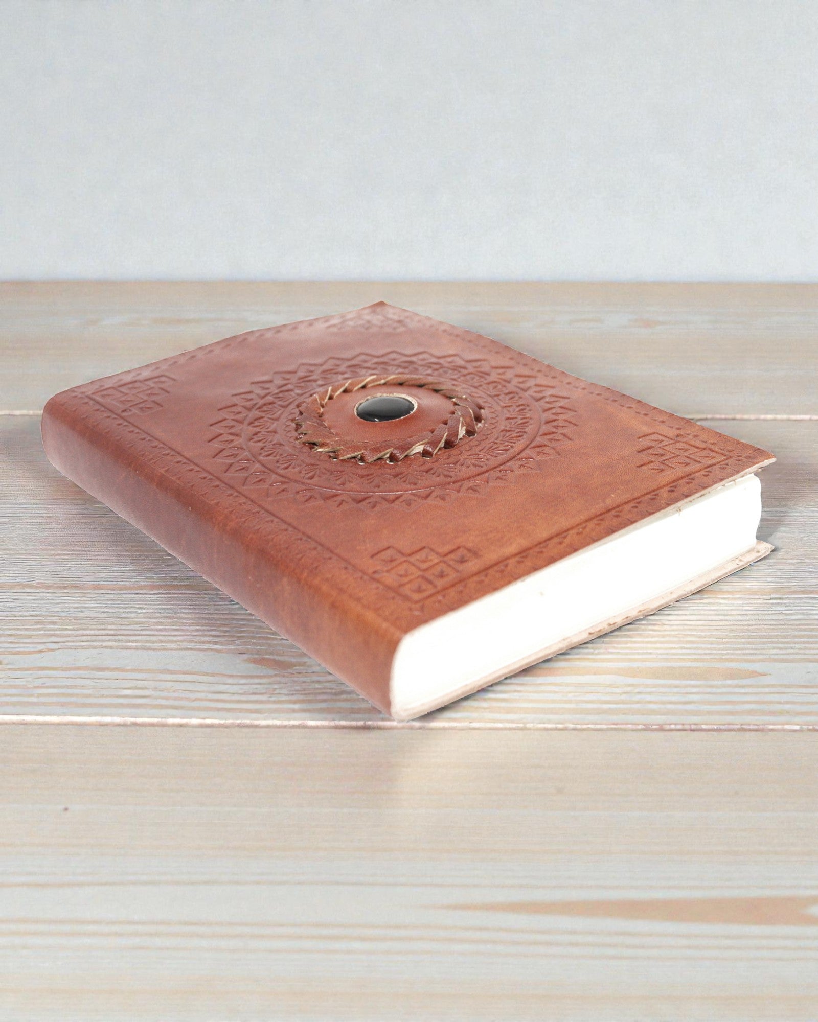 Umbra Mandala – Lædernotatbog med sort onyks