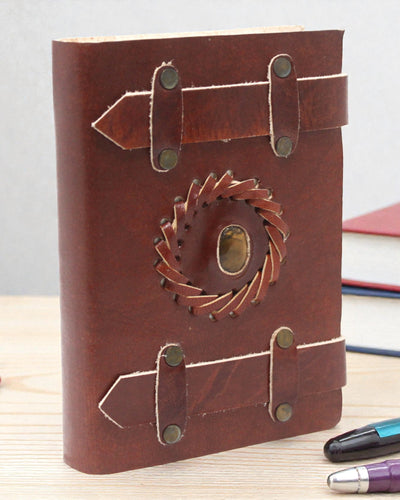 Solaris Eye – Lædernotesbog i tigerøje med dobbelte remme