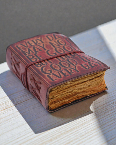 Dies Bona – Lædernotesbog Ikke hver dag er god