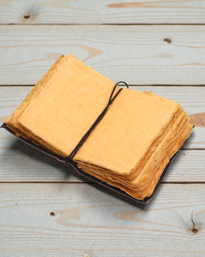 Narratio Anima – Lædernotatbog De historier, jeg fortæller mig selv