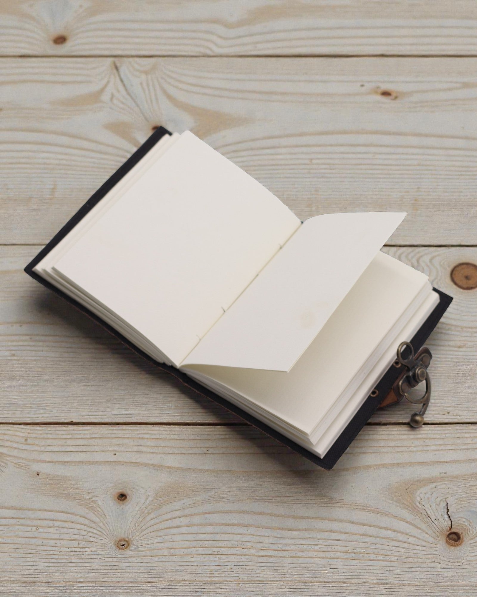 Lædernotatbog med motivationsmotiv Giv aldrig op på dine drømme – 17,8 × 12,7 cm