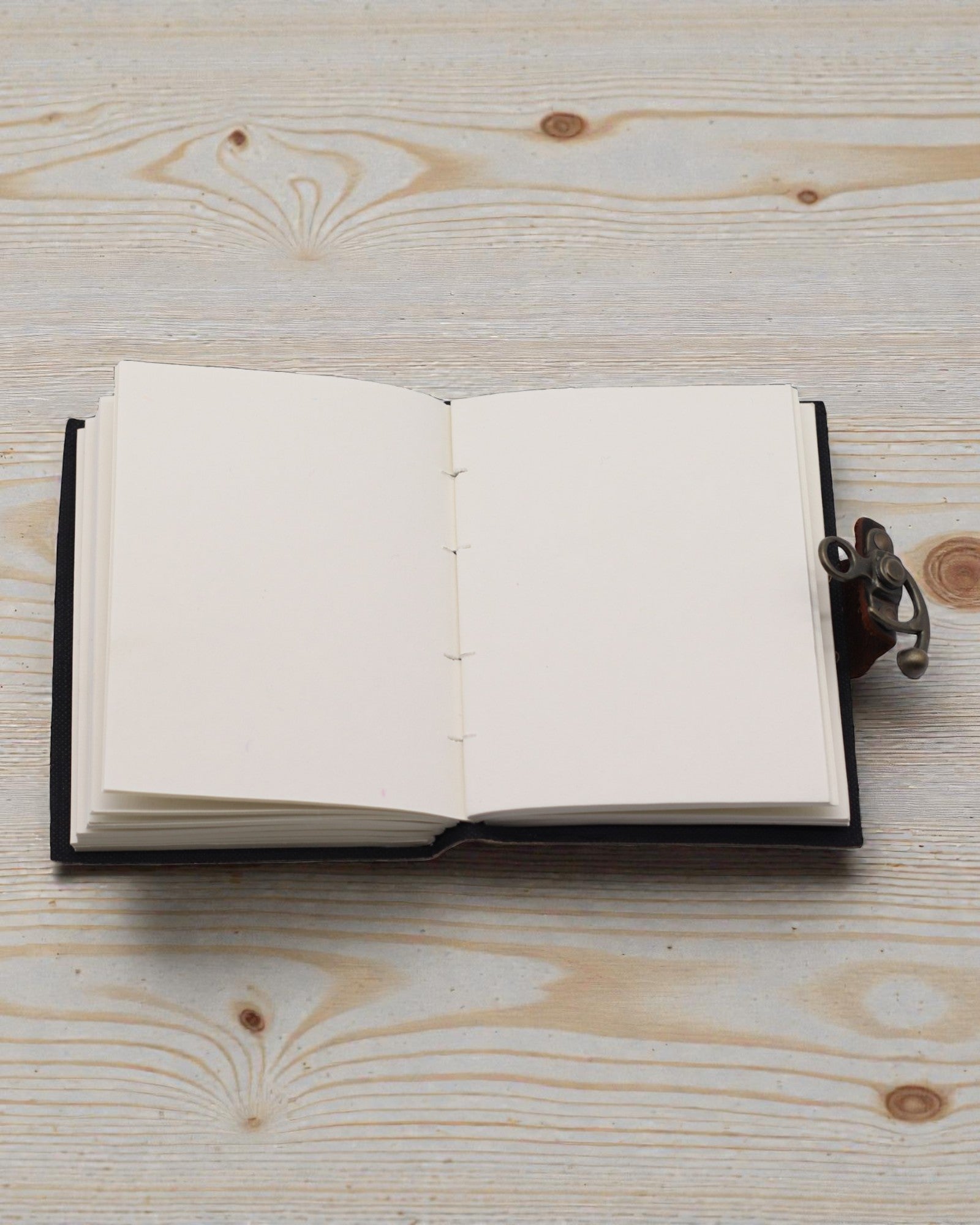 Lædernotatbog med tryk – Hold op med at doomscrolle (17,8 × 12,7 cm)