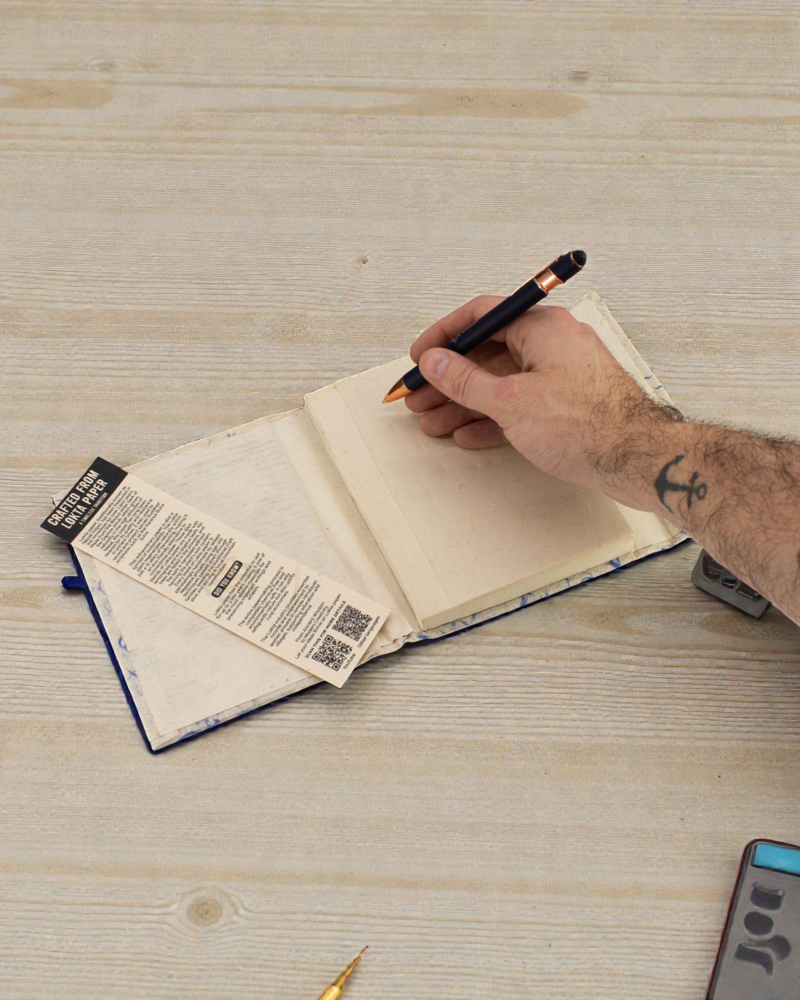 Mellemstor albumnotesbog i blå bomuld (15 x 12 cm) – 45 ark