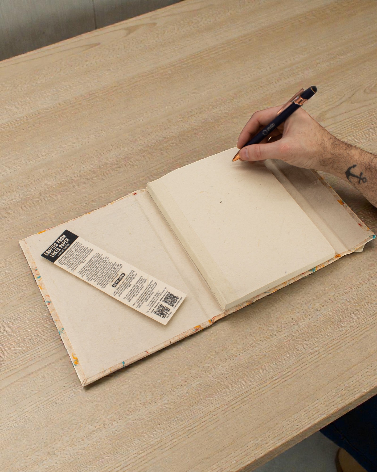 Stor Lokta-notesbog i flerfarvet bomuld (45 ark, 21 x 15 cm)