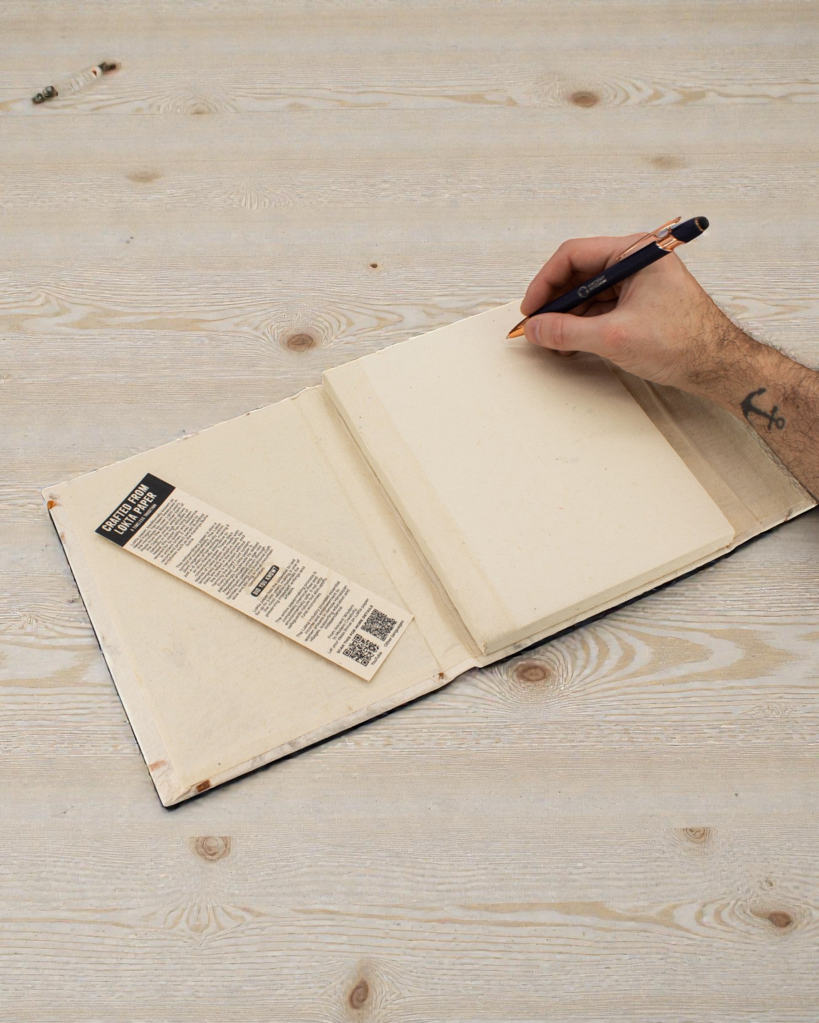 Stor lokta-notesbog Botanical Bloom – blomster (45 ark, 21 x 15 cm)