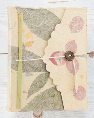 Mellem notesbog Lokta Bugenwilla (15 x 12 cm) – 45 ark