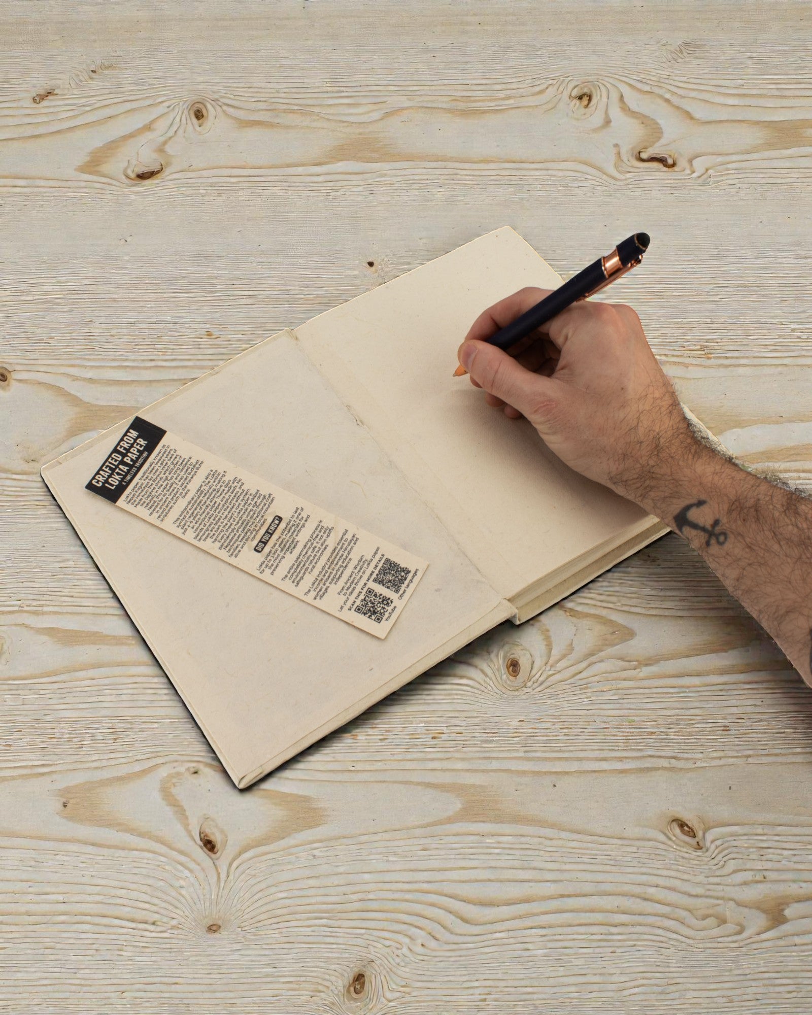 Stor notesbog Lokta Inspirationer – Det virkelige liv foregår uden for nettet (45 ark, 21 x 15 cm)