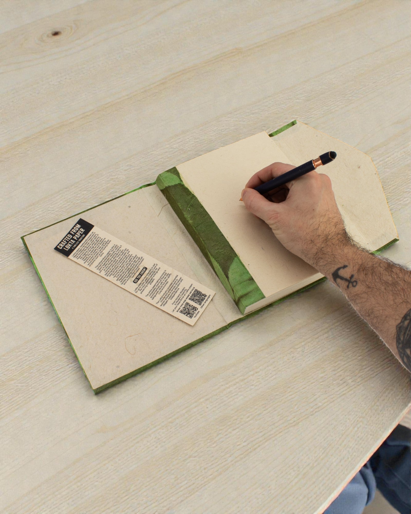 Stor albenotesbog Blomster i dristige farver – skovgrøn (45 ark, 21 x 15 cm)