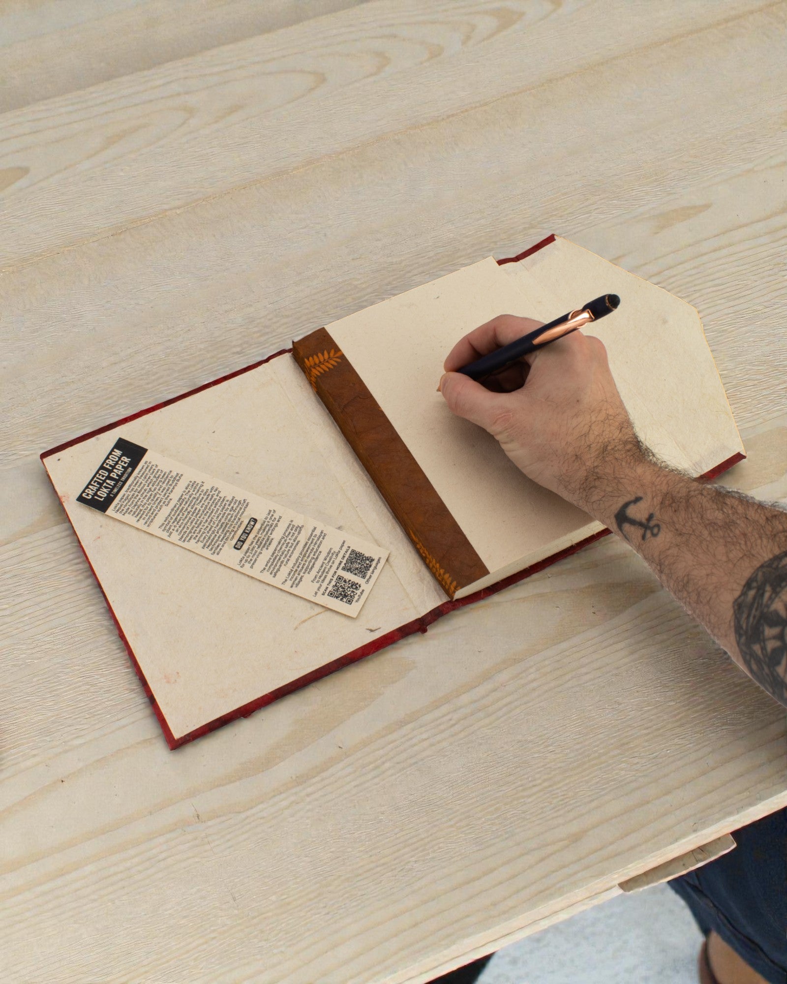 Kunstnerisk notesbog Lokta Ruby Bloom – Dristige blomster (45 ark, 21 x 15 cm)