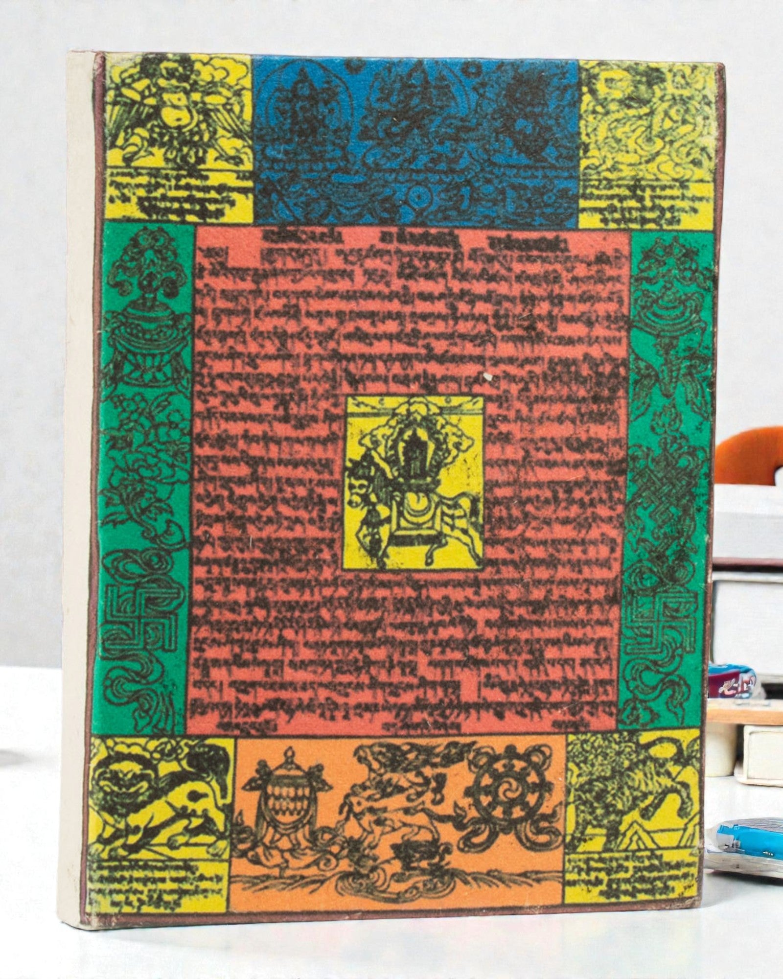 Mellemstor notatbog til knælende bøn og inspiration – Bønneflag (45 ark, 15 x 12 cm)