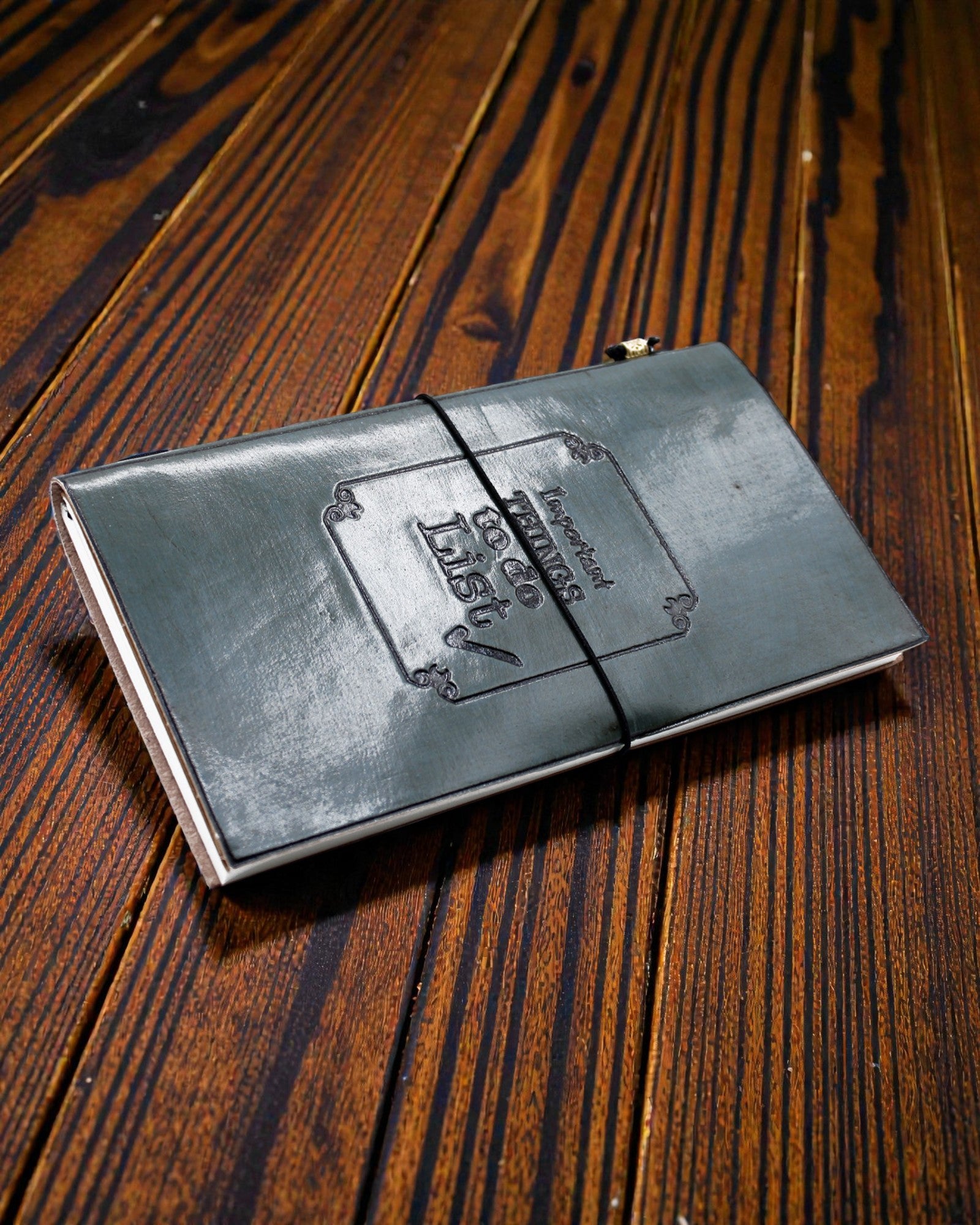 Vigtige ting at gøre – grå lædernotatbog, håndlavet 22 × 12 × 1,5 cm, 80 sider