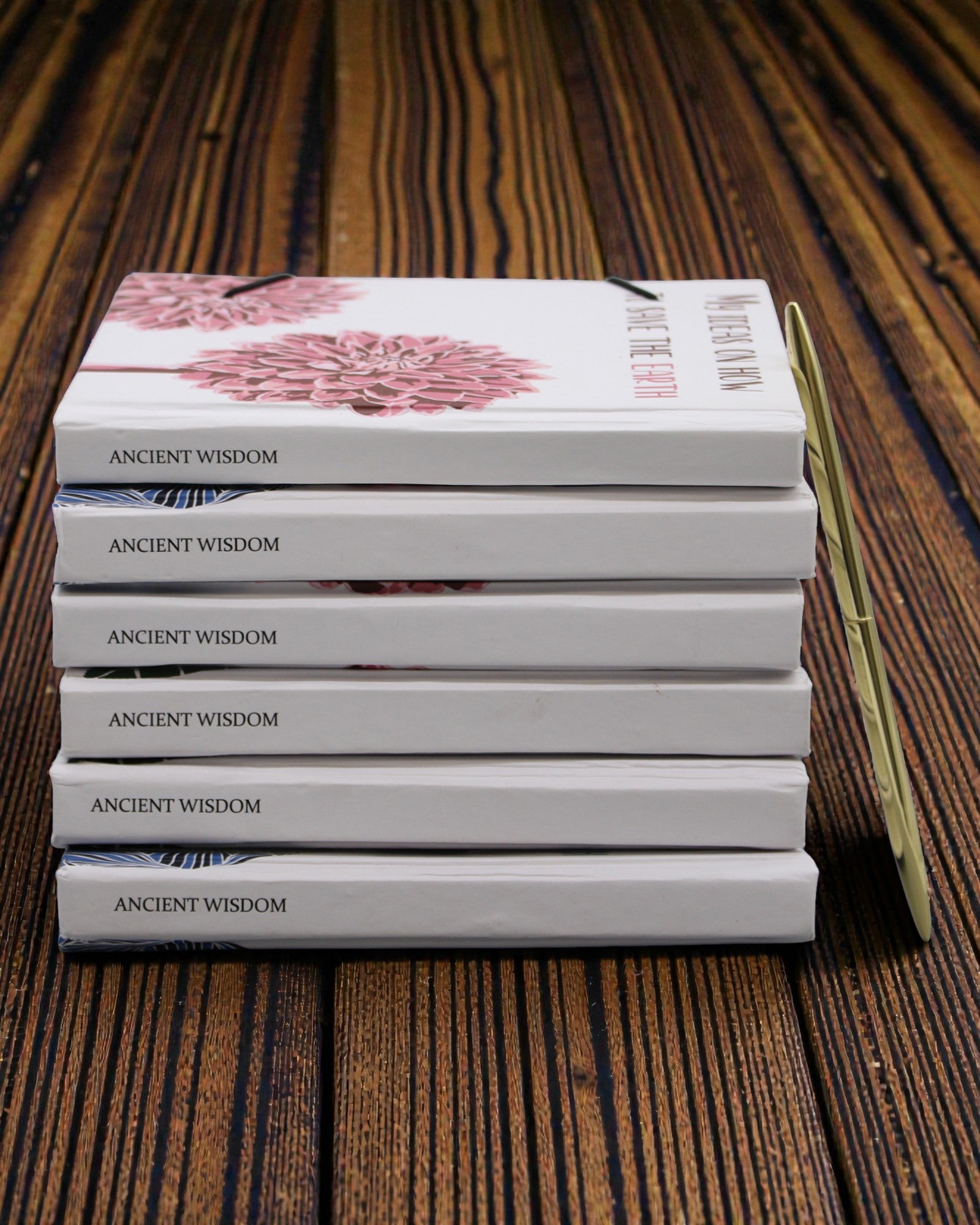 Blomster sammen – lille notesbog med rem og kokosknap 18 × 12,5 cm, 200 sider