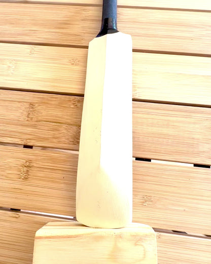 Træ Cricketbat med Stand - dekoration, Ideel som Gave med Mulighed for Gravering