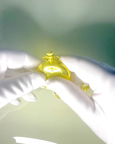 Guldfarvet lommeur i retrostil med mulighed for gravering