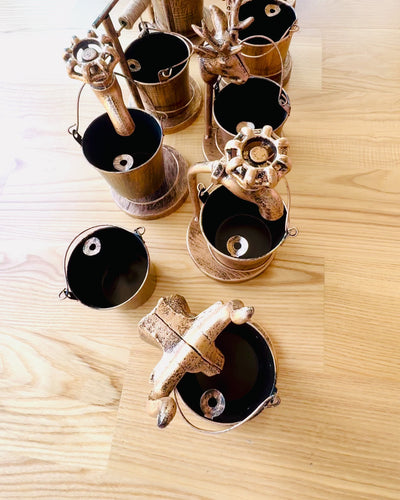 Stilfuld Metal Askebæger "Rustic Charm" 19-23 cm i højden, 8 varianter at vælge imellem, gravering på forespørgsel