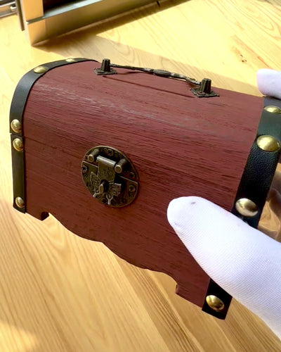 Magisk Skattekiste - Sparegris, personalisering med gravering