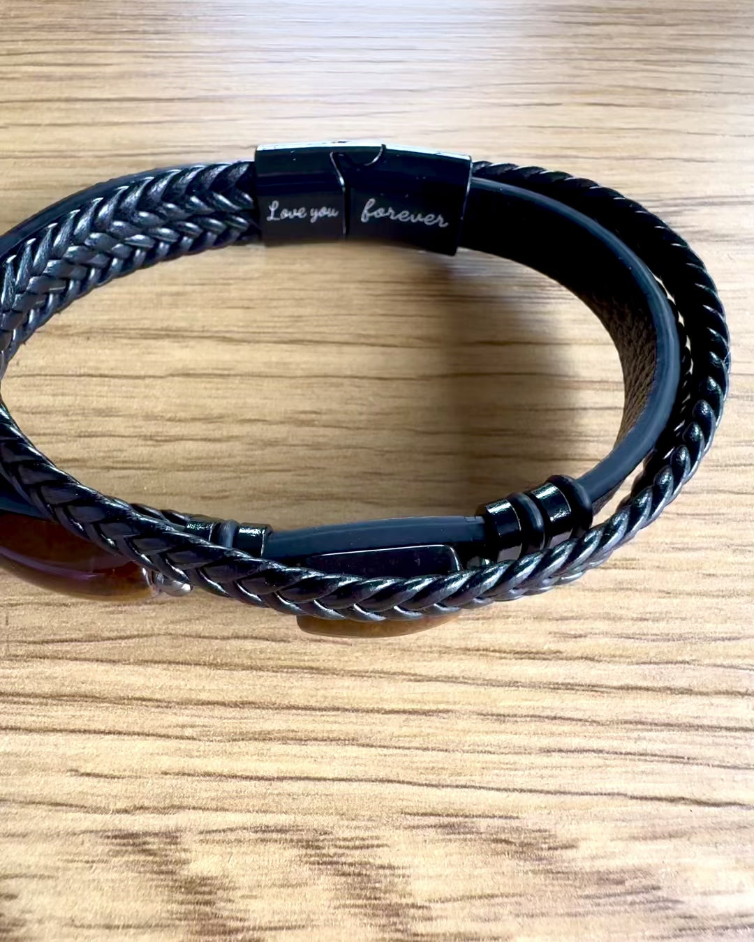 Herrearmbånd Magnetic Love – læder med mulighed for personliggørelse med gravering som gave