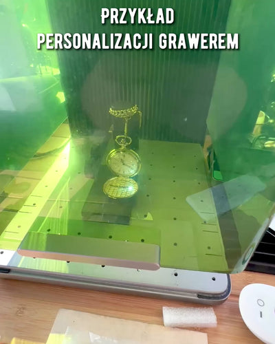 Guldfarvet lommeur i retrostil med mulighed for gravering