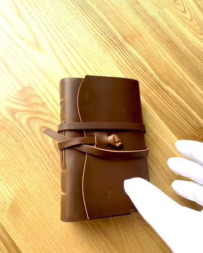 Notatbog Premium "RetroNotes" – Elegant notesbog i Ægte Læder - 200 sider, 120g, notesbog, skitsebog, brun farve, personalisering med gravering