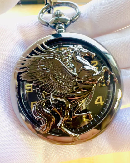 Lommeur "Equus Tempus" - Sort med Hestemotiv, mulighed for personlig gravering - sort urskive