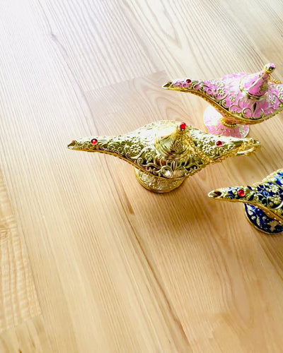 Magisk Aladdins Lampe med Gravering - Klassisk Guldvariant, flettet