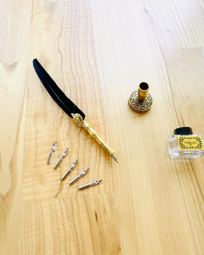 Elegant Gåsefjer med Tilbehørssæt - Royal Quill, mulighed for personlig gravering