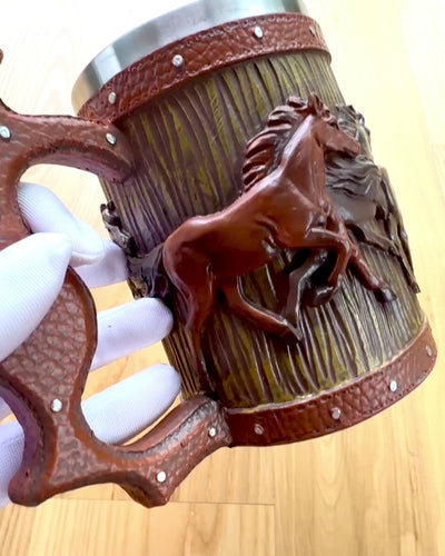 Krus med hestemotiv, 330 ml, mulighed for personlig gravering som gave