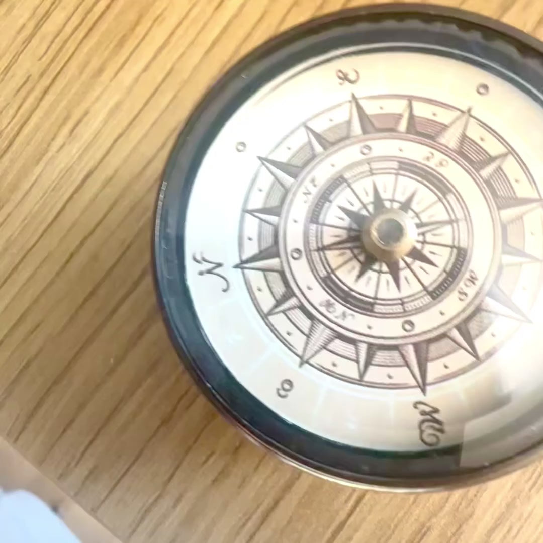 Messingkompas med flydende skive NC1609
