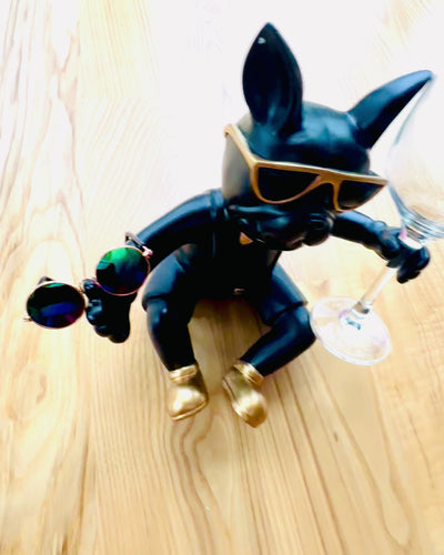 Eksklusiv figur "Stilfuld Bulldog", sort farve, holder til vinglas eller champagneglas, personliggørelse med gravering