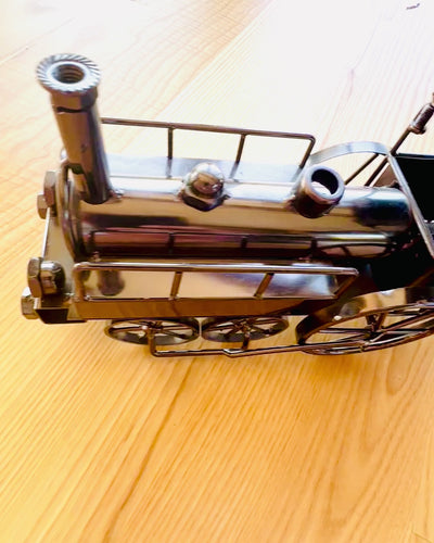 Lokomotywa af jern "Retro Express" – dekoration, model, håndlavet med mulighed for gravering som gave