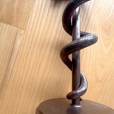 Figur af Asklepios' stav 30 cm i harpiks - personlig gave til læge, sygeplejerske eller farmaceut - brun/messing dekoration med gravering