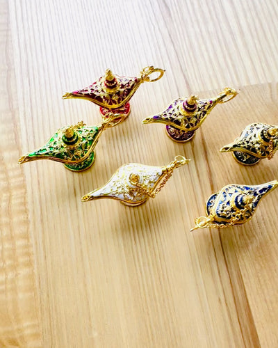 Lille 4 cm Magisk Aladdins Lampe, nøglering, 6 farvevarianter - Fortryllede Minder, personalisering med gravering