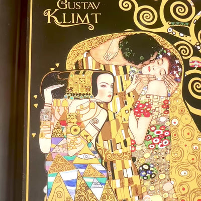 Laptopunderlag G. Klimt, Kolaż (CARMANI) med mulighed for personlig gravering, ideelt som gave, mål 30.5x40.5cm, stilfuldt og behageligt til arbejde på skødet