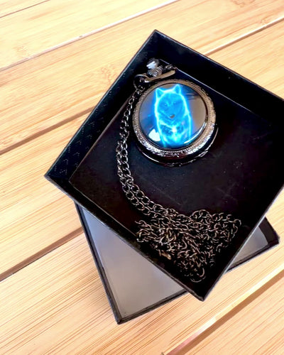 Lunar Wolf Lommeur – Måneulvens Ur, mulighed for personlig gravering som gave