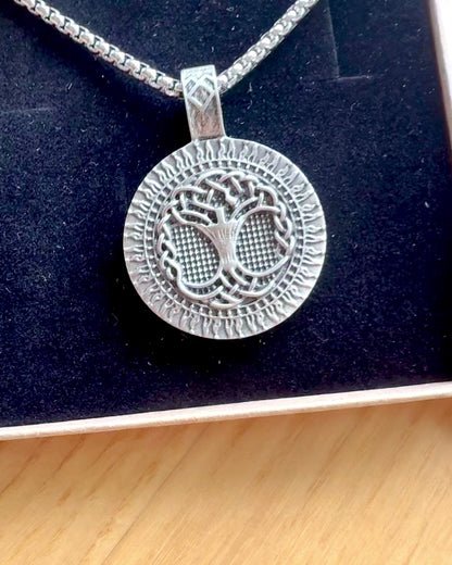 Amulet Livets Træ med Mulighed for Gravering - halskæde "Naturens Vitalitet", personalisering